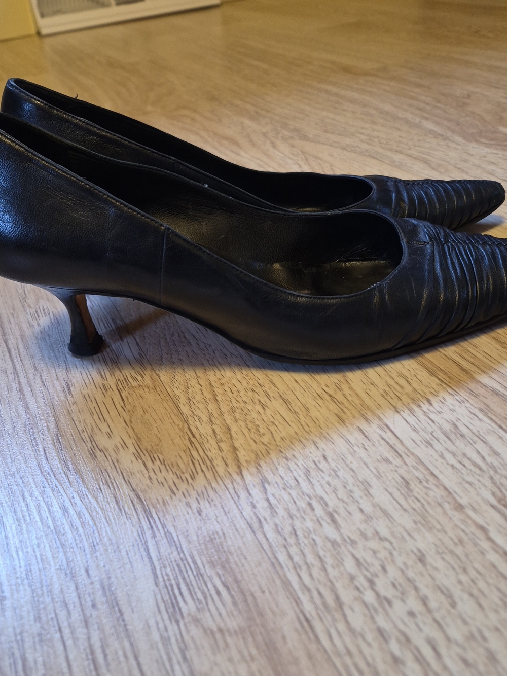 Manolo Blahnik Black Pointed Leather Pumps - Picture 9 of 11